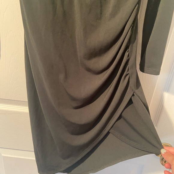 Dress - Picture 2 of 3